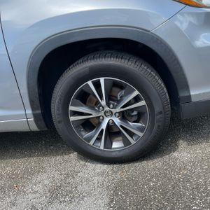 صورة 20 لـ 2016 Toyota HIGHLANDER XLE