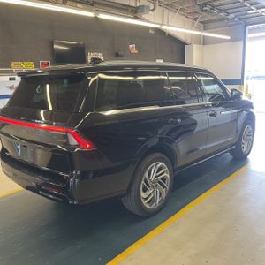 صورة 8 لـ 2025 Lincoln NAVIGATOR RESERVE