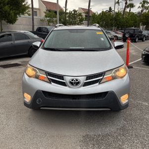 صورة 14 لـ 2015 Toyota RAV4 XLE