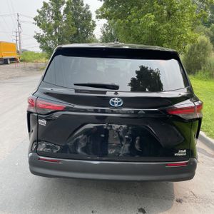 صورة 7 لـ 2021 Toyota SIENNA XLE 8-PASSENGER