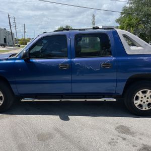 CHEVROLET AVALANCHE 1500 - 4