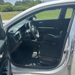 صورة مصغرة 31 لـ 2022 KIA RIO S