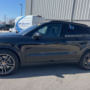 PORSCHE CAYENNE S - 4