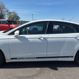 FORD FUSION SE - 4