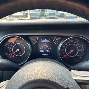 2020 JEEP WRANGLER UNLIMITED WILLYS — миниатюра 39