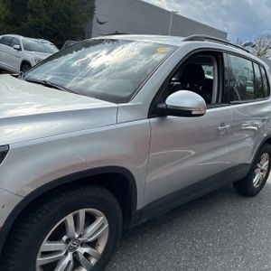 VOLKSWAGEN TIGUAN 2.0T S 4MOTION - 2