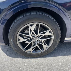 2022 Genesis GV70 2.5T STANDARD thumbnail 17