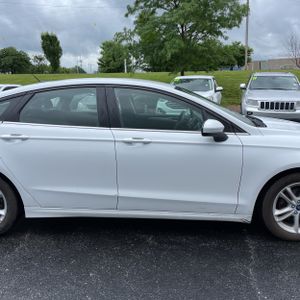 FORD FUSION SE - 9