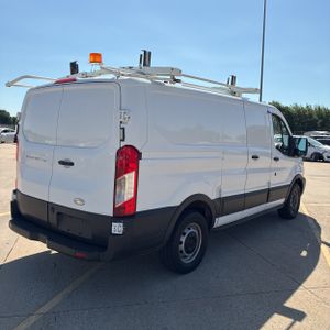 FORD TRANSIT 150 - 8