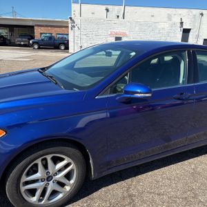 FORD FUSION SE - 2