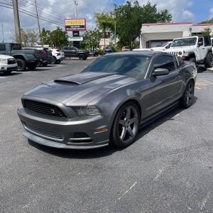 FORD MUSTANG V6 PREMIUM - 1