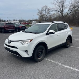 TOYOTA RAV4 XLE - 1