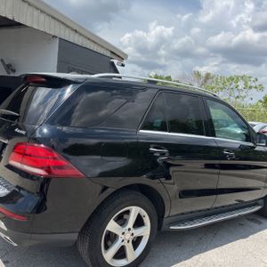 صورة 9 لـ 2016 Mercedes-BENZ GLE
