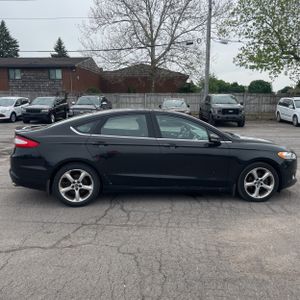 FORD FUSION SE - 10