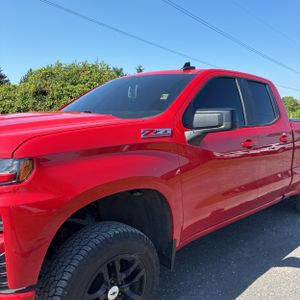 2019 Chevrolet SILVERADO 1500 RST — фото 2