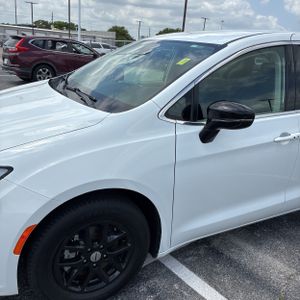 CHRYSLER PACIFICA TOURING L - 2