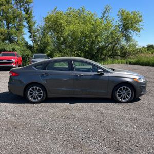 FORD FUSION SE - 10