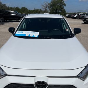 صورة مصغرة 15 لـ 2024 Toyota RAV4 LE
