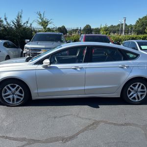 FORD FUSION SE - 3