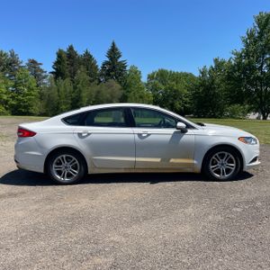 FORD FUSION SE - 10