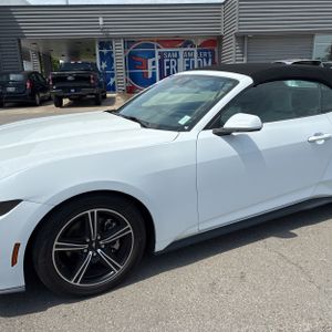 FORD MUSTANG ECOBOOST PREMIUM - 2