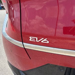 2024 KIA EV6 WIND — миниатюра 23