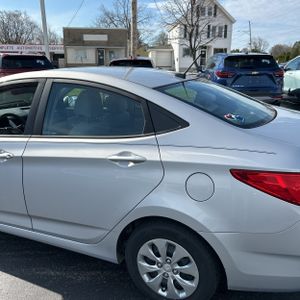 HYUNDAI ACCENT SE - 6