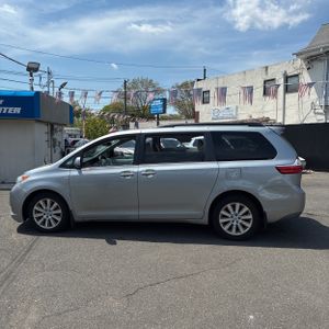 TOYOTA SIENNA - 3