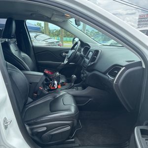 صورة مصغرة 33 لـ 2019 JEEP CHEROKEE LATITUDE PLUS