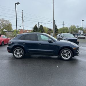 PORSCHE MACAN BASE - 10