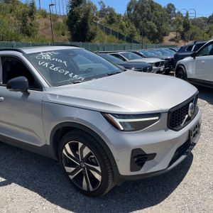 2023 Volvo XC40 B5 ULTIMATE DARK THEME thumbnail 13