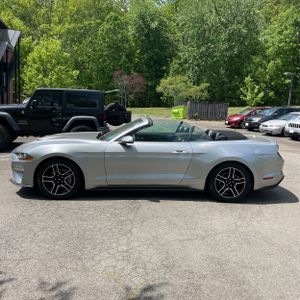 FORD MUSTANG ECOBOOST PREMIUM - 3