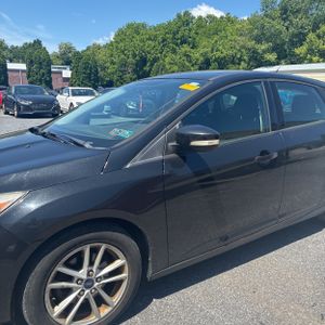 FORD FOCUS SE - 2