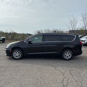 CHRYSLER PACIFICA TOURING L - 3