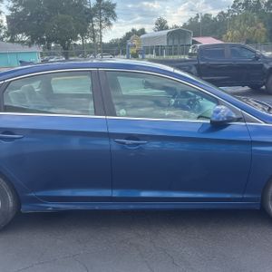 2019 Hyundai SONATA SE — миниатюра 11