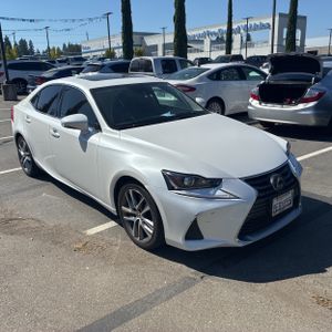 صورة مصغرة 11 لـ 2019 Lexus IS 300 BASE
