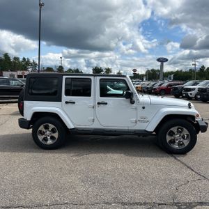2017 JEEP WRANGLER UNLIMITED SAHARA — фото 10