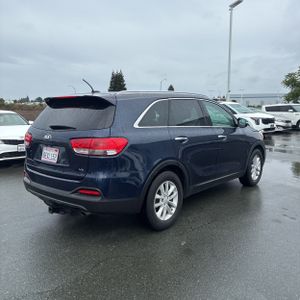 KIA SORENTO LX V6 - 8