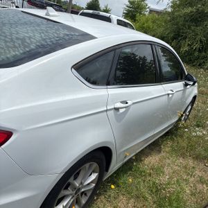 FORD FUSION SE - 7