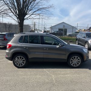 VOLKSWAGEN TIGUAN S 4MOTION - 9