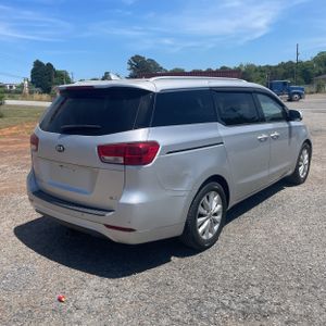 KIA SEDONA EX - 8