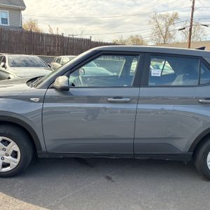 HYUNDAI VENUE SE - 4