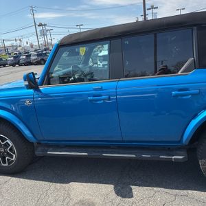 Ford Bronco Outer Banks - 4