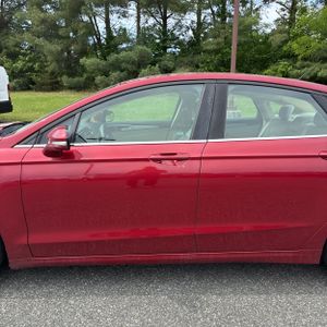 FORD FUSION SE - 4