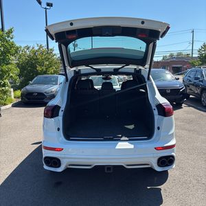 2016 Porsche CAYENNE GTS 照片 44