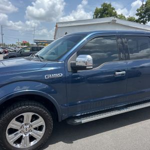 2020 FORD F-150 LARIAT photo 2