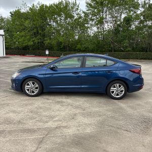 HYUNDAI ELANTRA SEL - 3