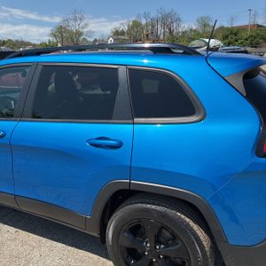 JEEP CHEROKEE LIMITED - 6