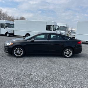 FORD FUSION SE - 3