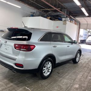 صورة 10 لـ 2019 KIA SORENTO LX